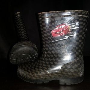 Boys size 9 rain boots